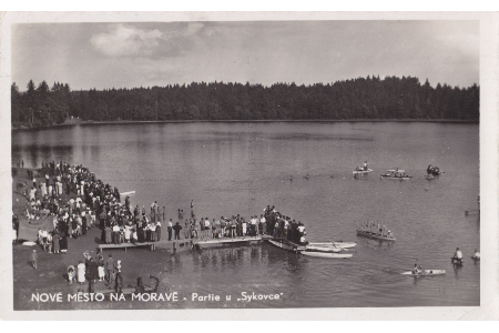 FotoHistorické fotografie obce a rybníka Sykovce5